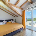Karmelota * Milna (Brac)