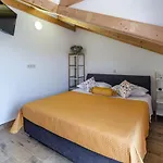 Karmelota * Milna (Brac)