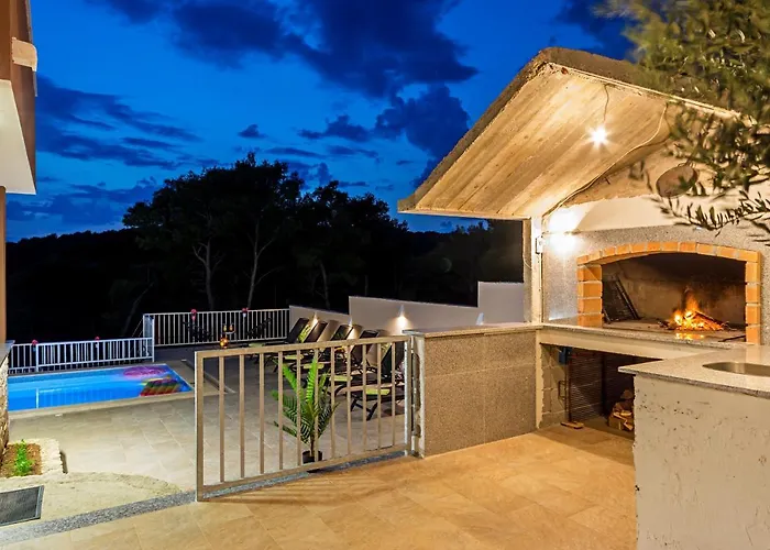 Villa Karmelota Milna (Brac)